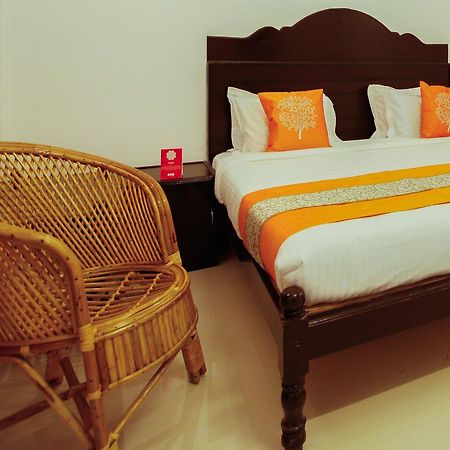 Oyo 4867 Royal Homes Alappuzha Bagian luar foto