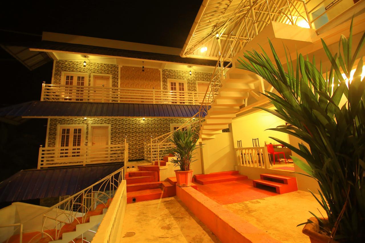 Oyo 4867 Royal Homes Alappuzha Bagian luar foto
