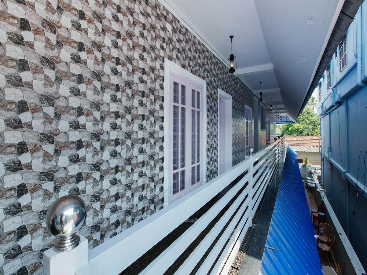 Oyo 4867 Royal Homes Alappuzha Bagian luar foto