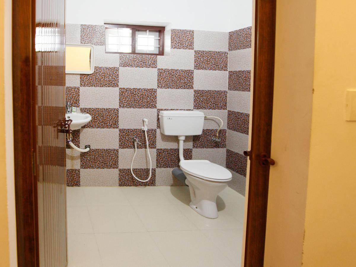 Oyo 4867 Royal Homes Alappuzha Bagian luar foto