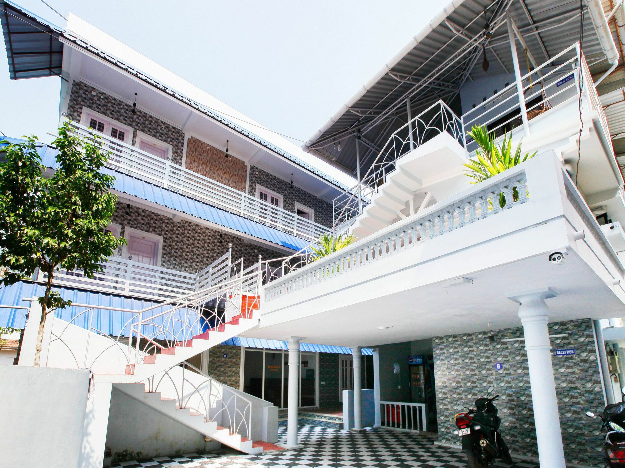 Oyo 4867 Royal Homes Alappuzha Bagian luar foto
